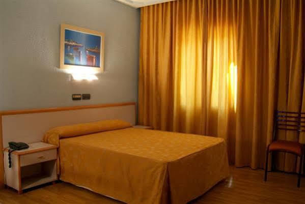 Hotel Verona Puertollano Exterior photo
